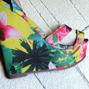 Liliana Women's Floral Wedge Shoes Size 7